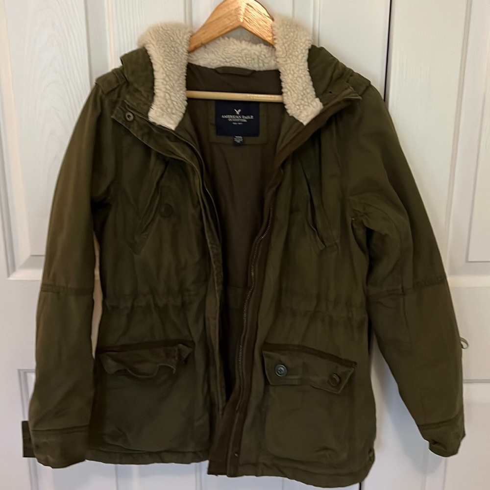 Woman’s hooded Coat. American Eagle. Military green size M.